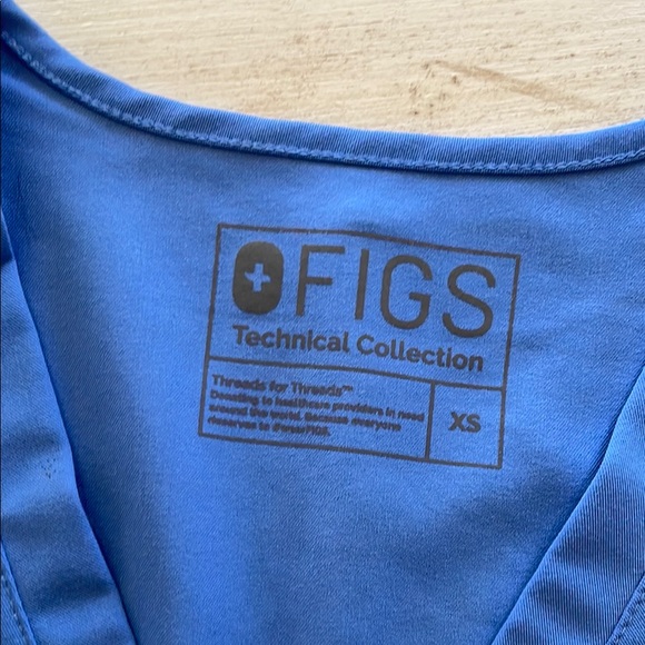 Figs Blue Jogger Style Scrubs for all day Comfort - Picture 2 of 6